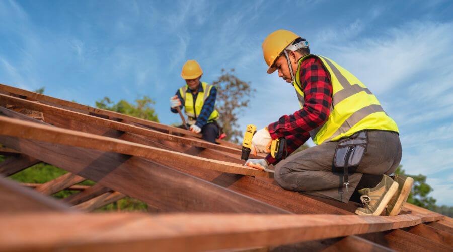 Expert Emergency Roof Repairs services in Clermont, IA